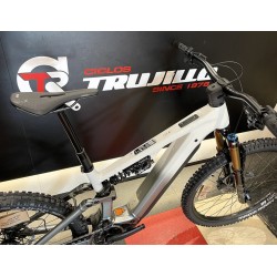 FOCUS SAM2 6.9 800 Wh Blanco | Ciclos Trujillo Terrassa