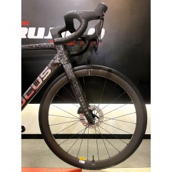 FOCUS IZALCO MAX 9.7 2026 Negro | Ciclos Trujillo Terrassa